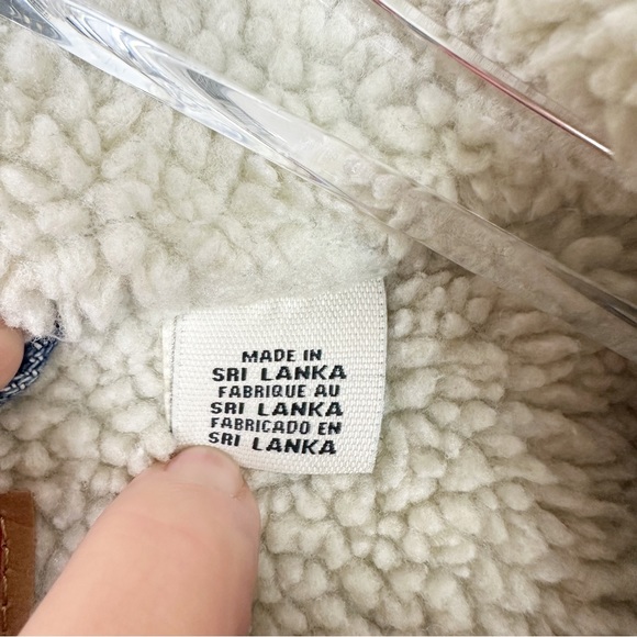 LEVI’S SHERPA LINED DENIM JACKET M - Picture 11 of 12